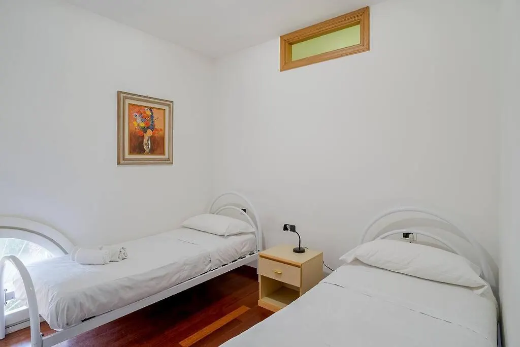 Apartment Casa Erbusin - 2 Bedrooms - Wifi - Pool Bordighera